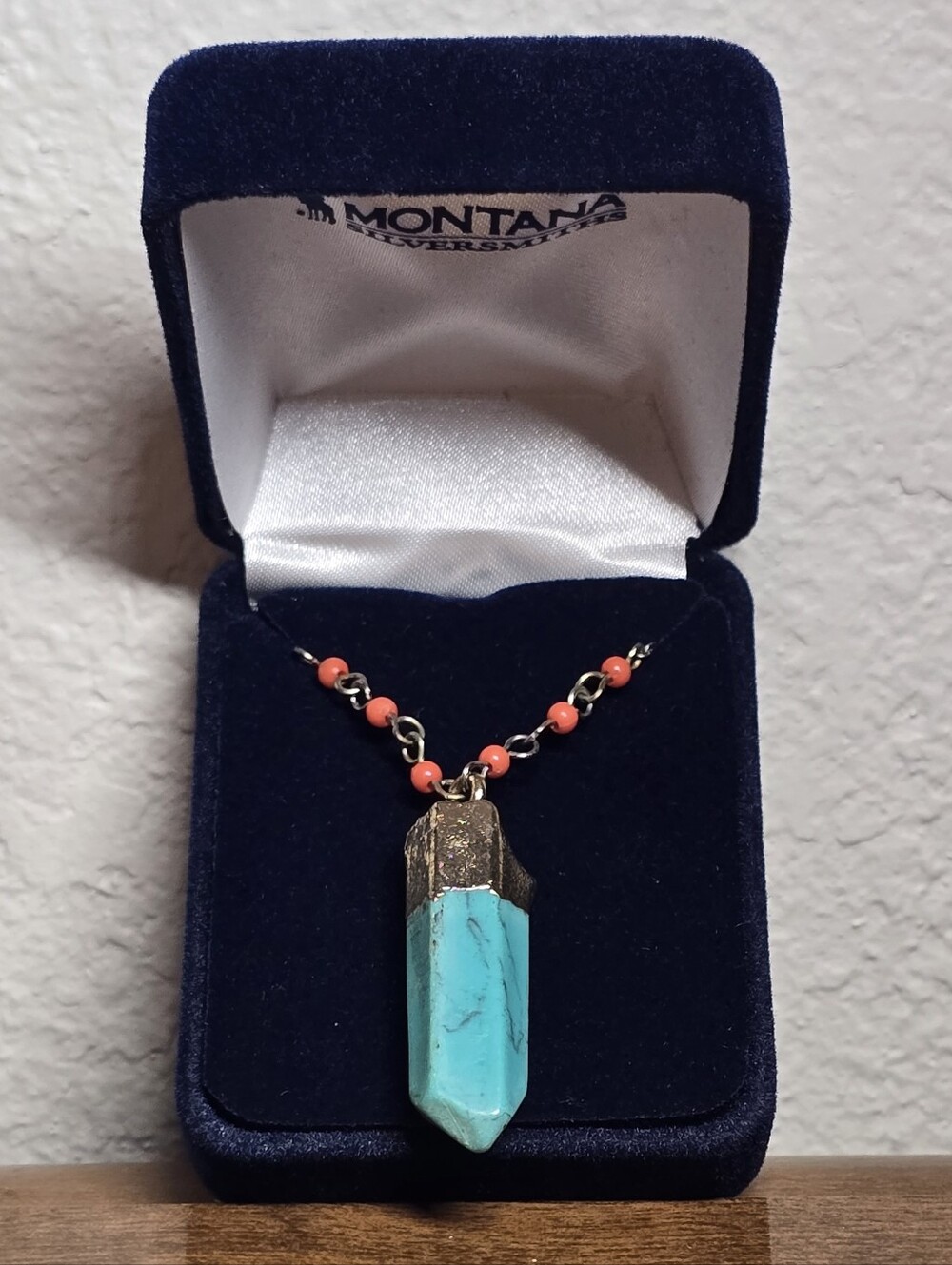 Montana Silversmiths Turquoise Point Necklace W/ Box - Picture 7 of 8